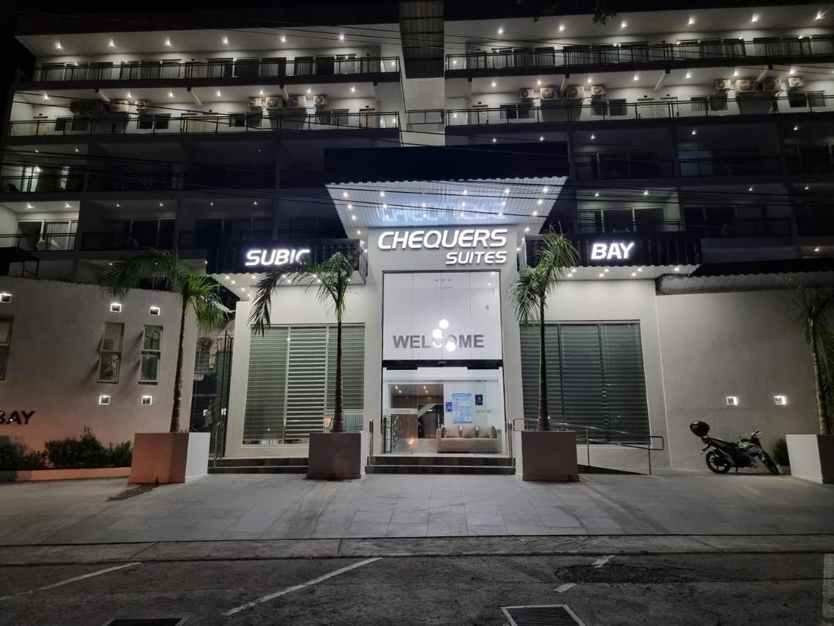 Chequers Subic Bay * Olongapo