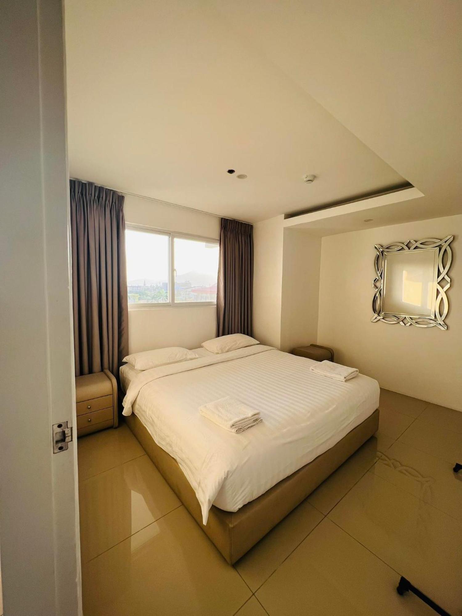 Chequers Subic Bay Apartment